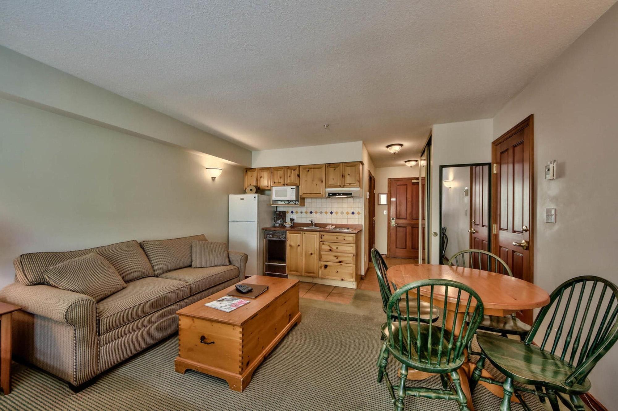 Hearthstone Lodge Sun Peaks Exterior foto