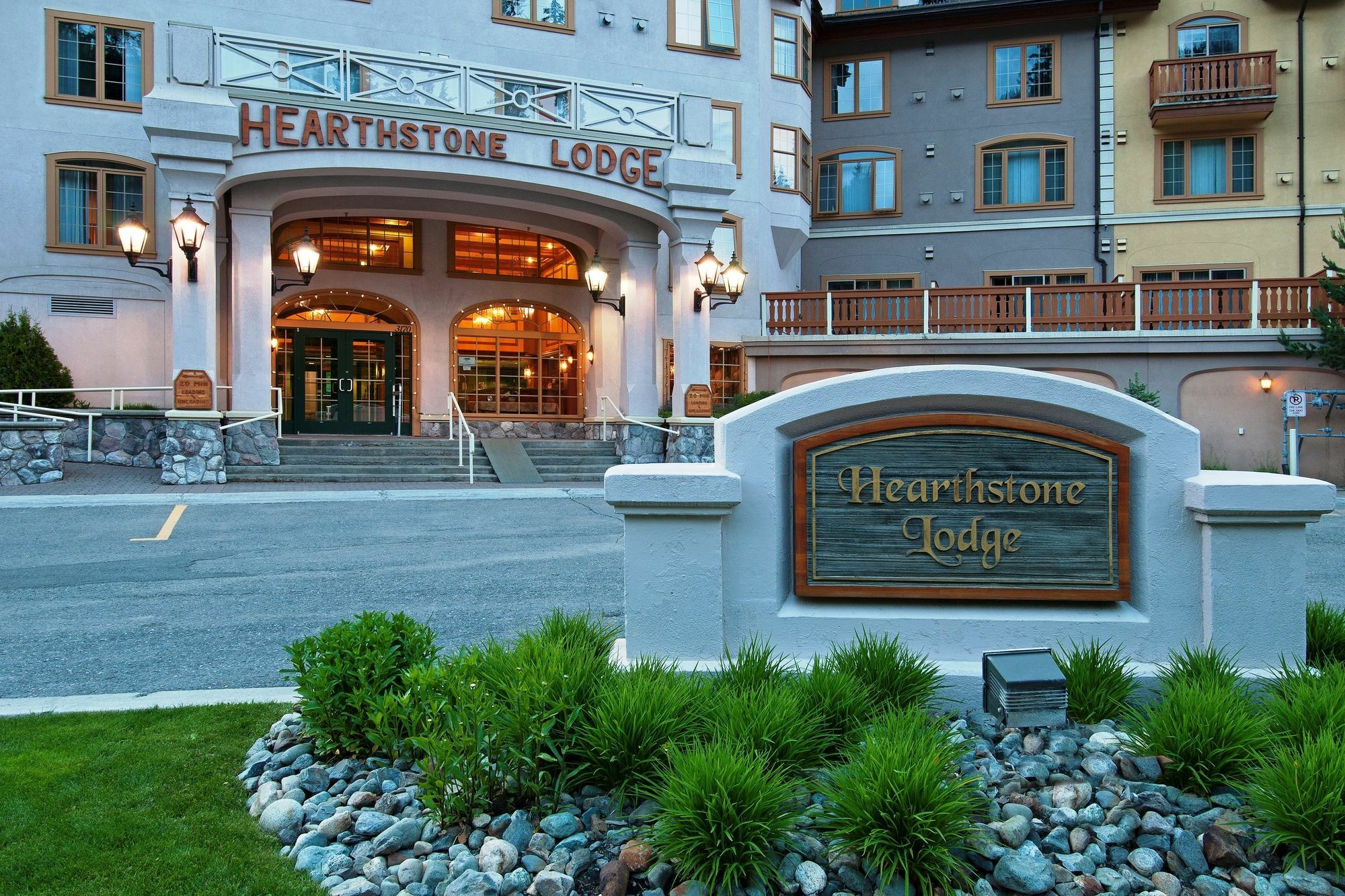Hearthstone Lodge Sun Peaks Exterior foto